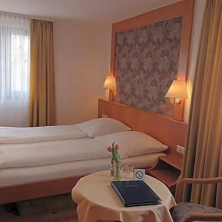 Wuerttemberger Hof Garni 3*